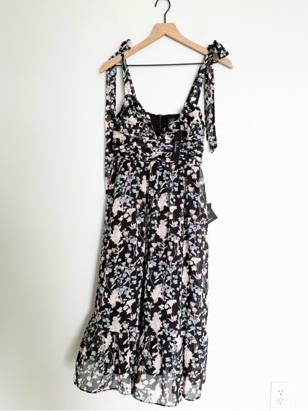 Lulus Lush Loveliness Black Floral Lurex Tie-Strap Midi Dress